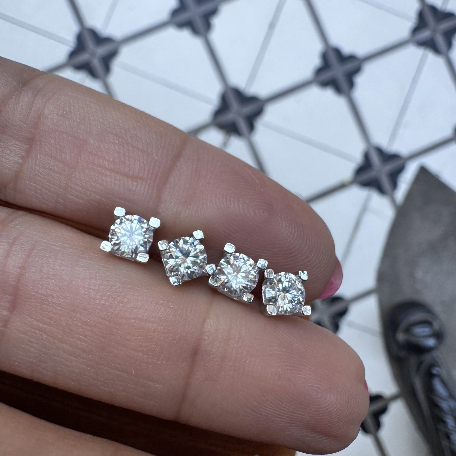 İthal Mozanit Tek Taş Küpe 0.80 ct
