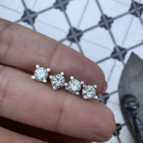 İthal Mozanit Tek Taş Küpe 0.80 ct