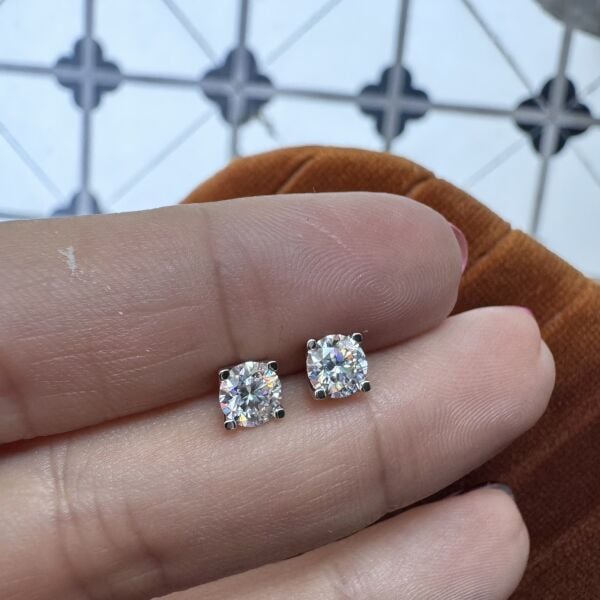 İthal Mozanit Tek Taş Küpe 0.50 ct